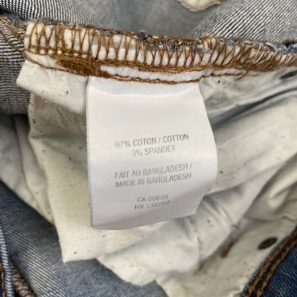 Jean Shorts in a Deep Indigo - Picture 7 of 7